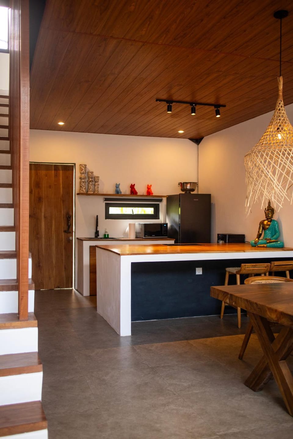 Kitchen or kitchenette, Dining area, stove