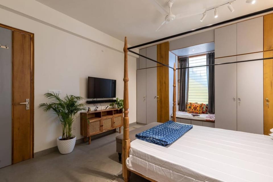 Bed, Photo of the whole room, Bedroom, wardrobe