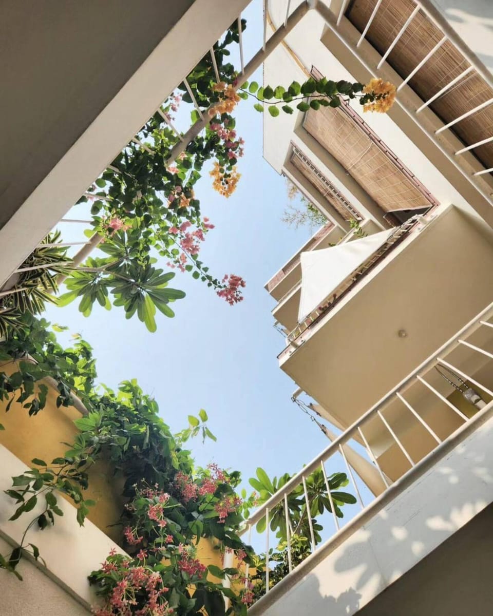 Property building, Garden, Balcony/Terrace, Garden view
