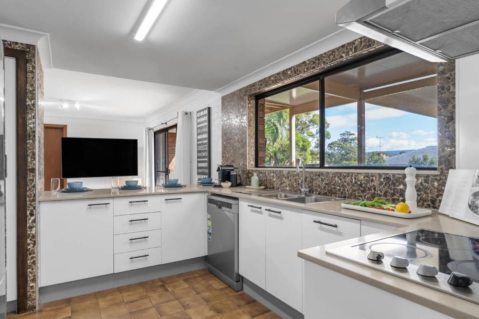 Baramook - family home with golf & beach nearby House in Mollymook