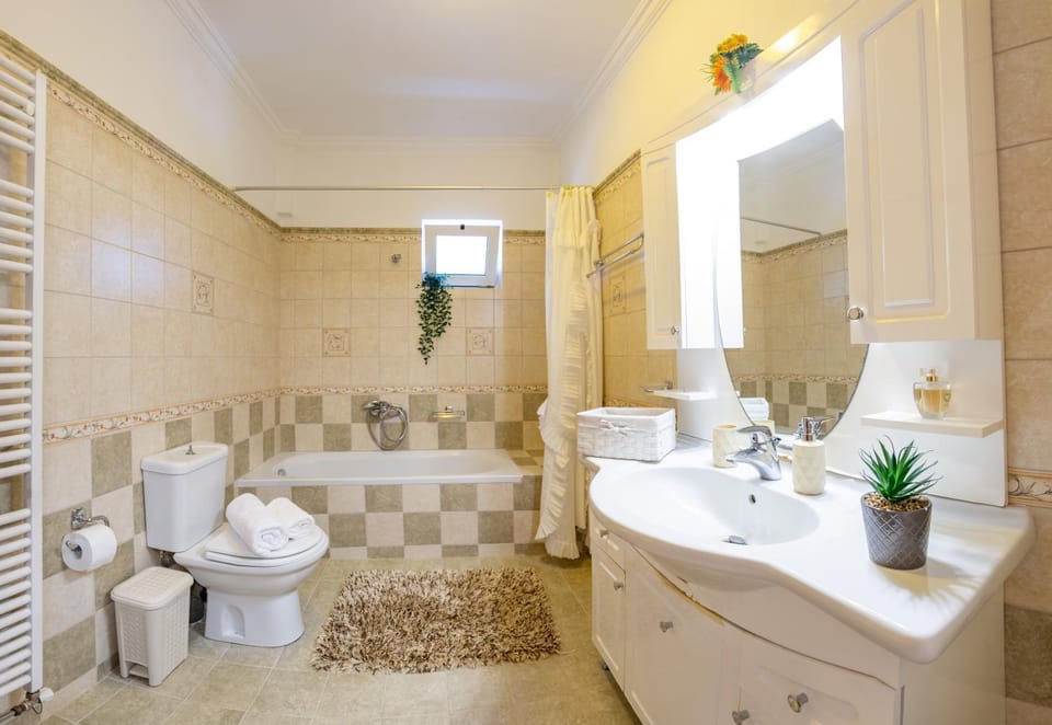 Toilet, Bathroom, Bath, towels