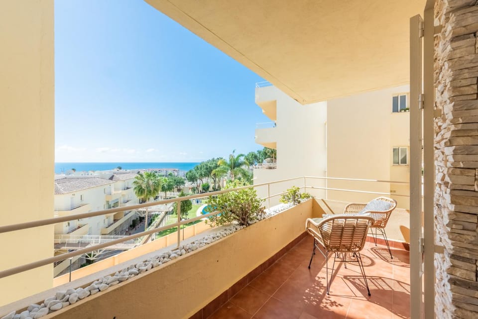 Beach and sea view in Riviera del Sol Apartment in Sitio de Calahonda