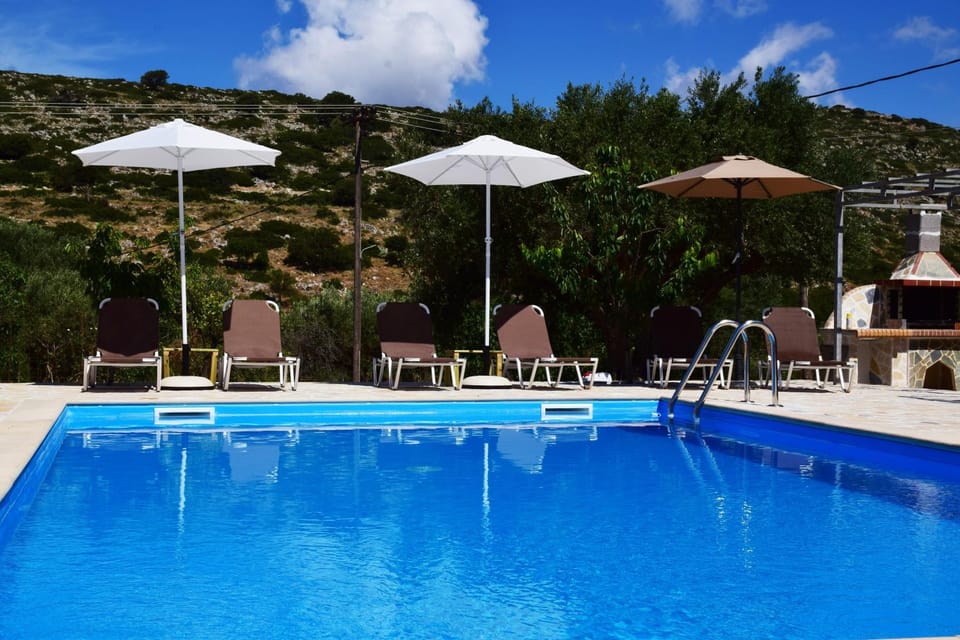 Mountain view, Pool view, Swimming pool, sunbed