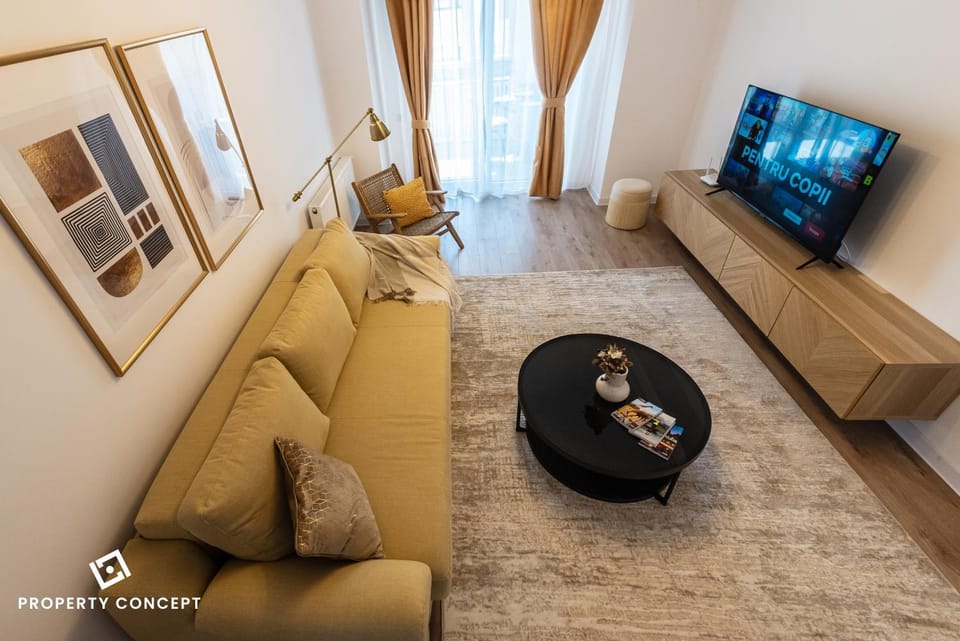 Communal lounge/ TV room, TV and multimedia, Living room, Seating area, Evening entertainment