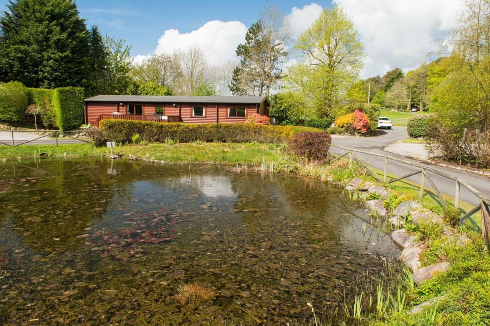 Property building, Garden view, Lake view