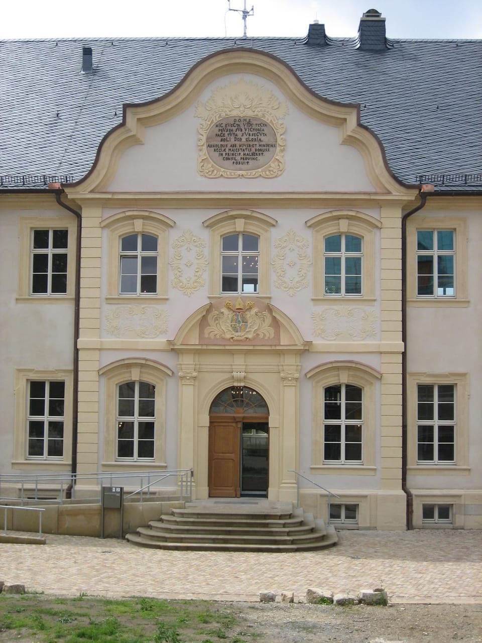 Facade/entrance