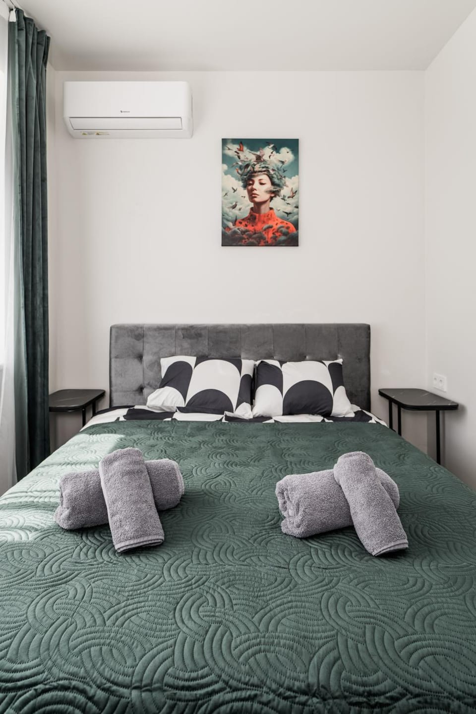 Bedroom, air conditioner