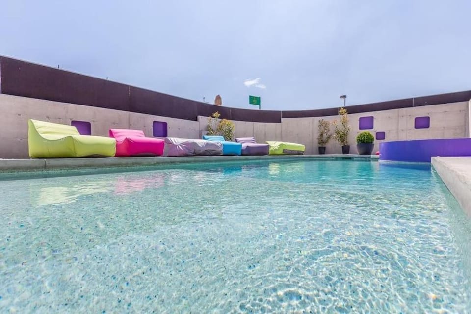 Pool view, Swimming pool, sunbed