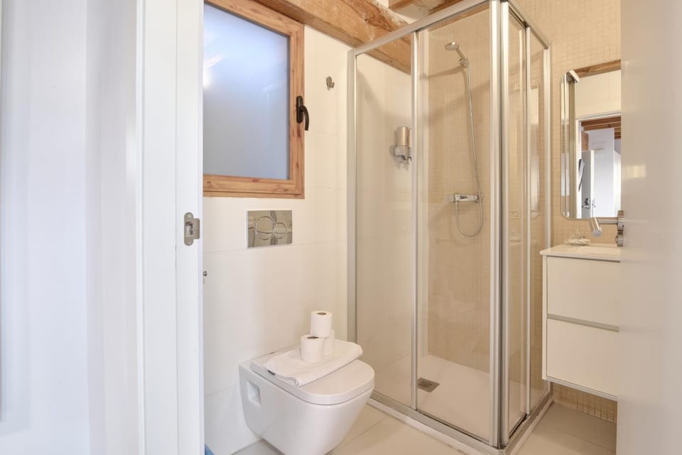 Apartamento elegante en Plaza del Carmen F2 Apartment in Valencia