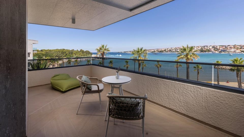 Day, Sea view