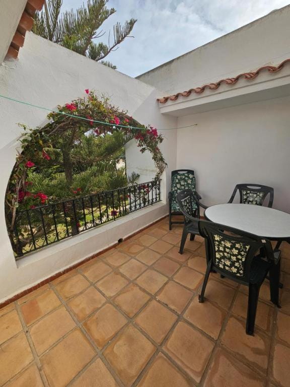 View (from property/room), Balcony/Terrace