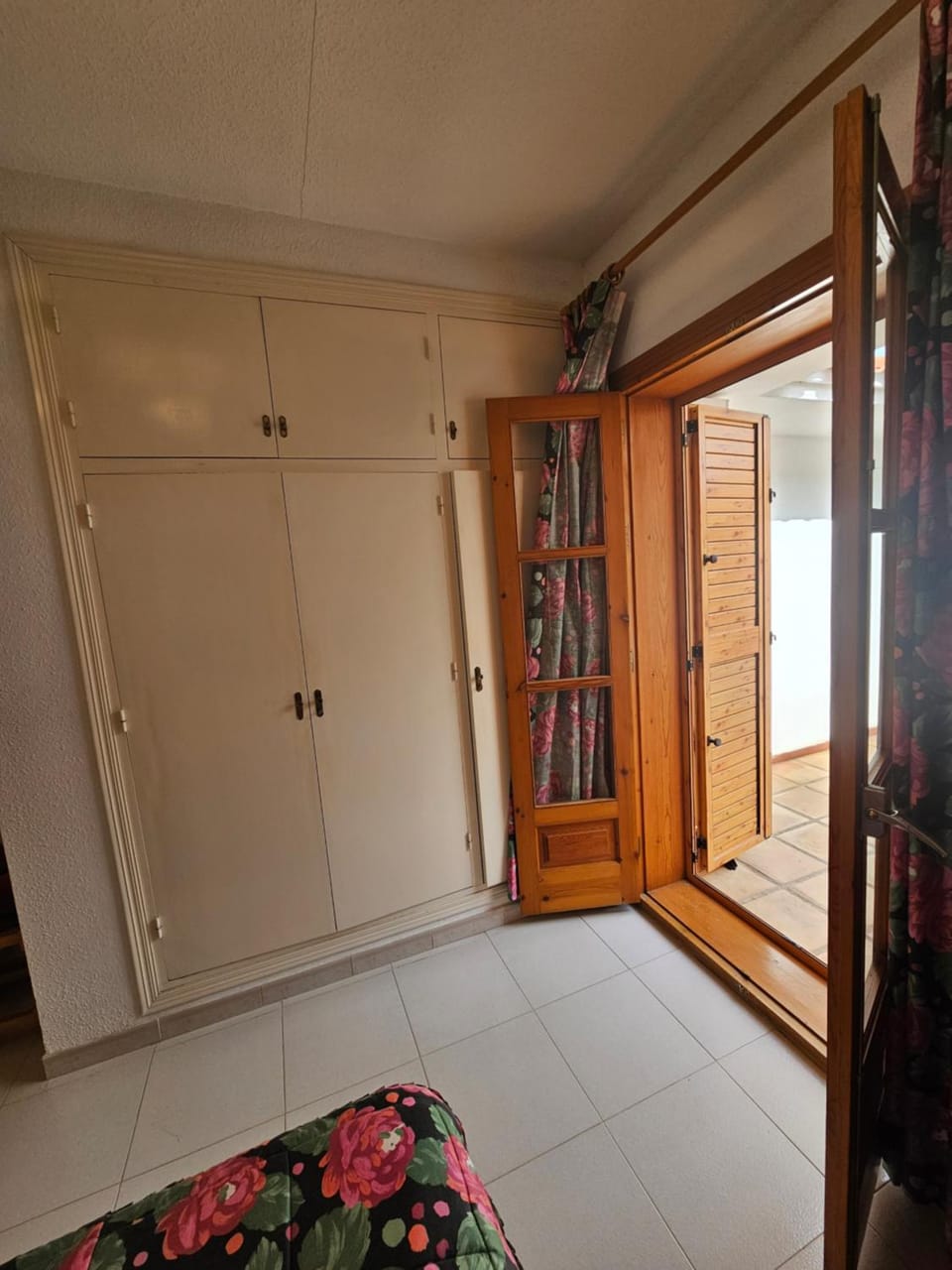 Bedroom, wardrobe