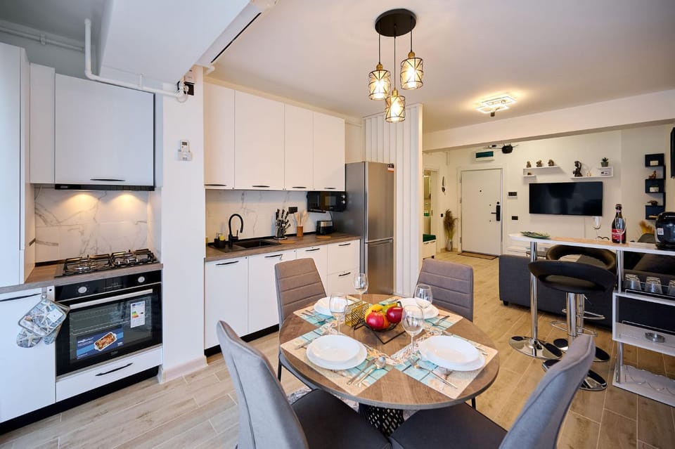 TV and multimedia, Kitchen or kitchenette, Living room, Dining area, minibar, stove
