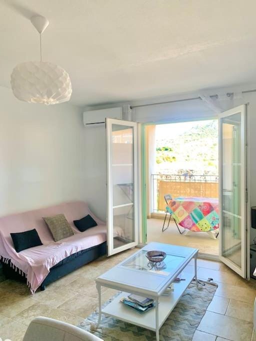 Appartement centre ville - 4p Apartment in L'Île-Rousse