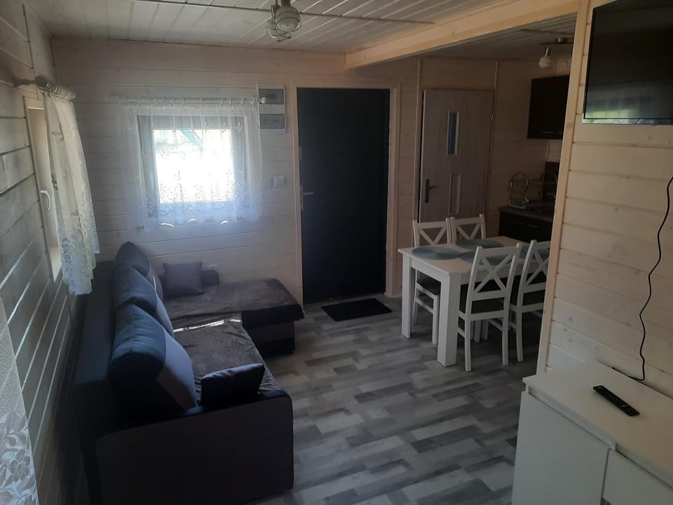 Kitchen or kitchenette, Seating area