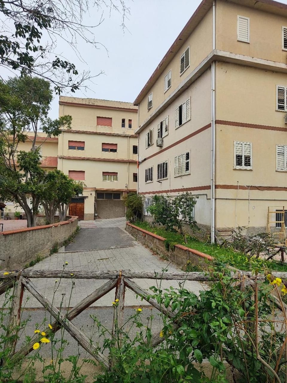 Property building, Day