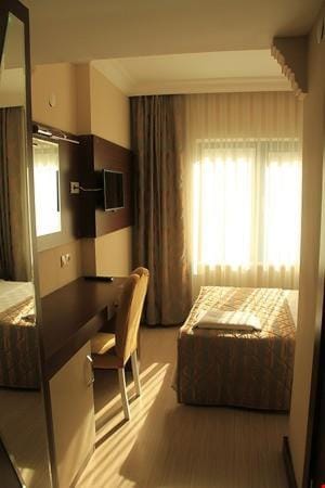 Bed, Photo of the whole room, Bedroom, hair dresser