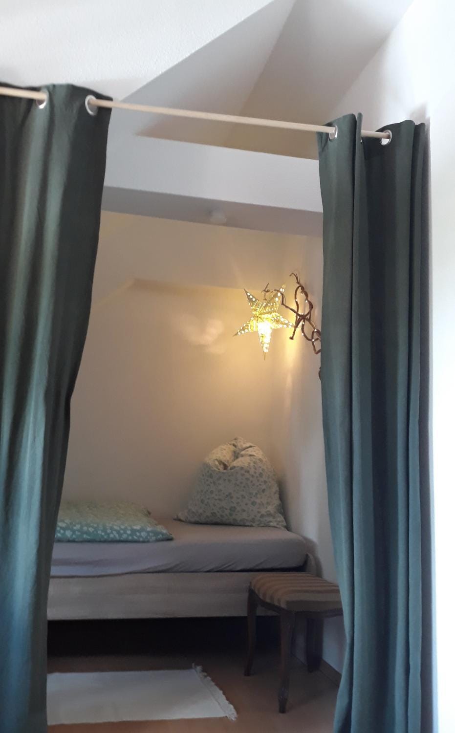 Bed, Photo of the whole room