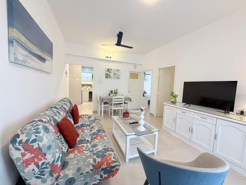 Kitchen or kitchenette, Living room, Evening entertainment