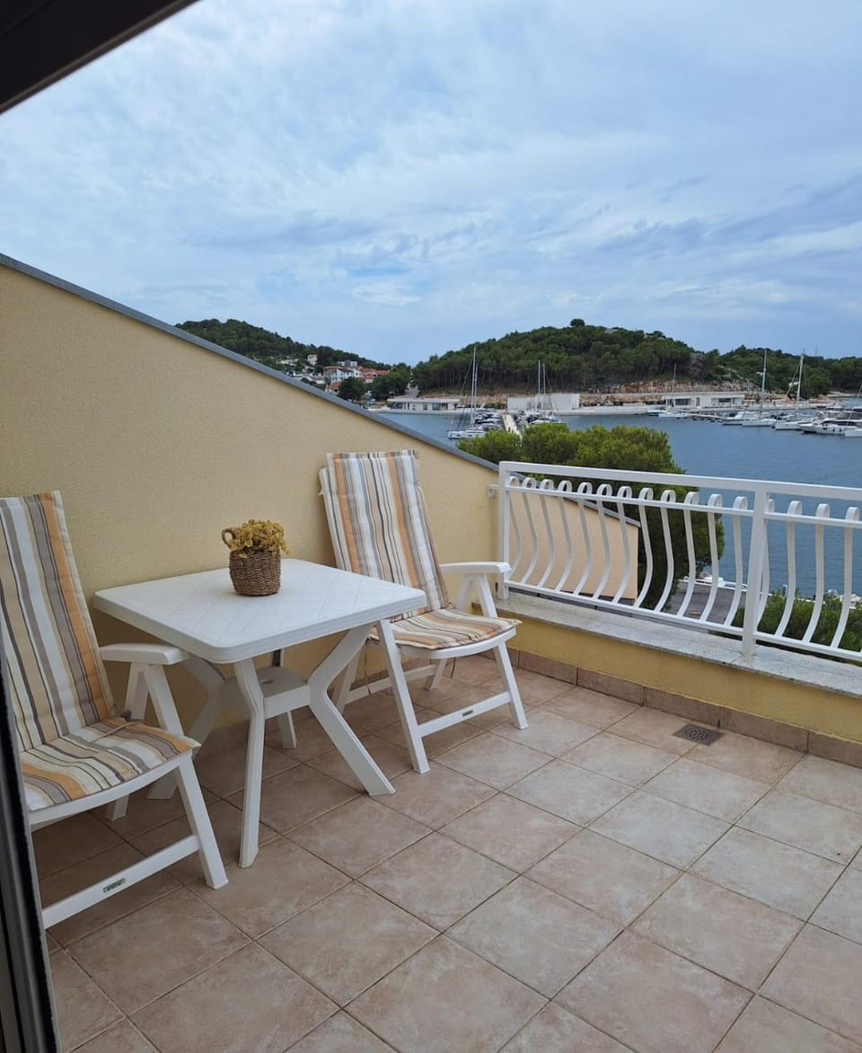 Day, Sea view