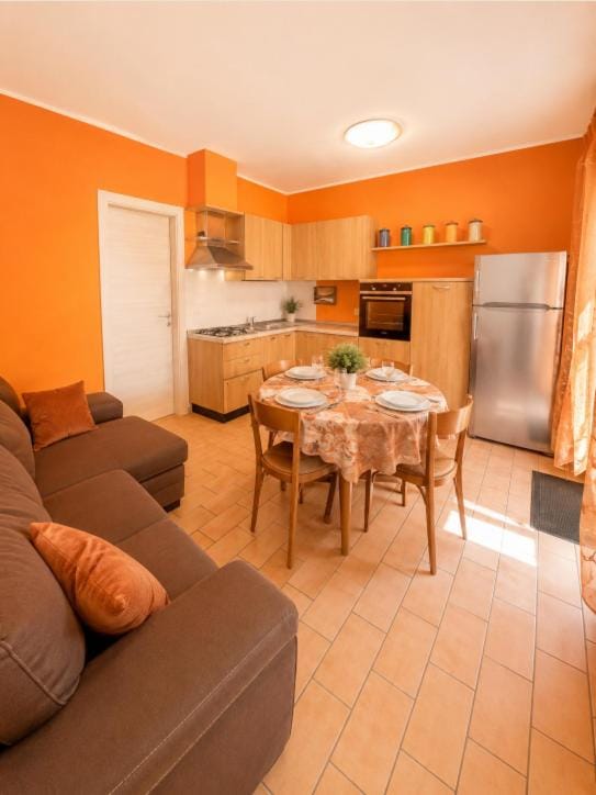 Kitchen or kitchenette, Lunch