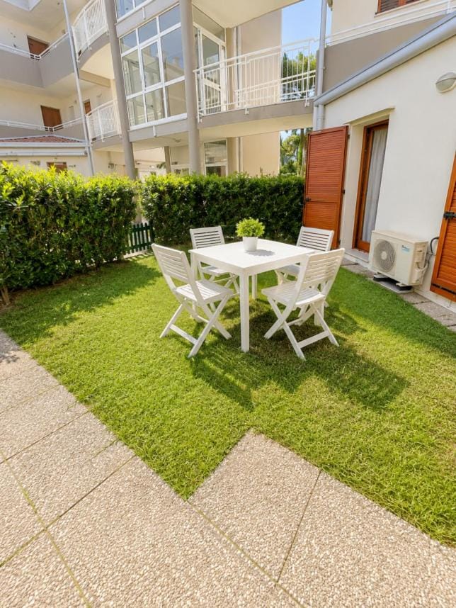 Garden, Garden view
