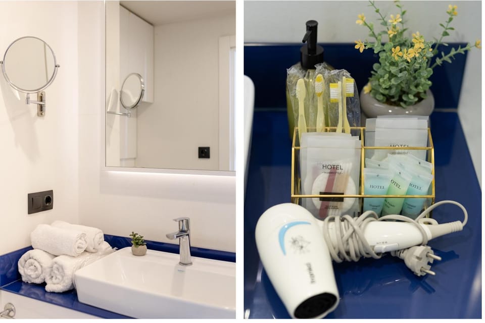 Bathroom, towels
