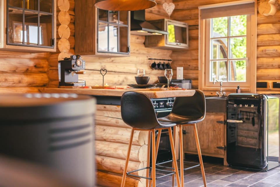 Cosy Cottage w/ Jacuzzi in Amazing Region Chalet in Belgium