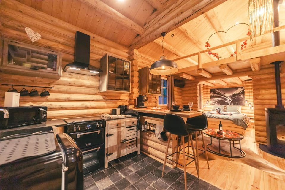 Cosy Cottage w/ Jacuzzi in Amazing Region Chalet in Belgium