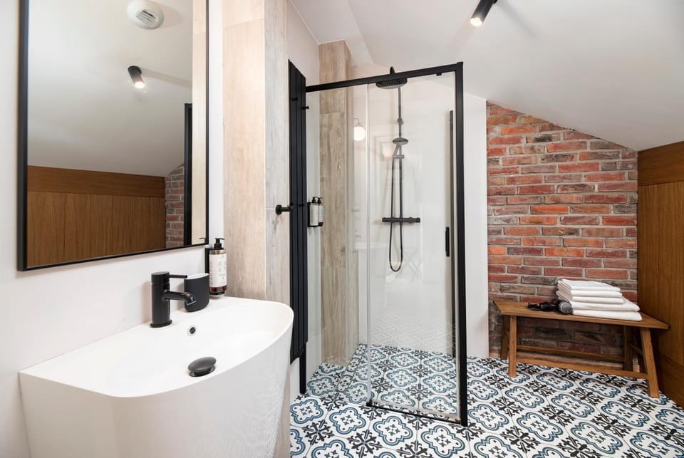 Shower, Bathroom, View (from property/room), View (from property/room), Other, Other, Other, towels