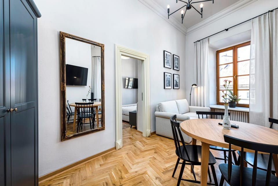 TV and multimedia, View (from property/room), View (from property/room), Living room, Other, Other, Other, Decorative detail, Decorative detail, Seating area, Dining area