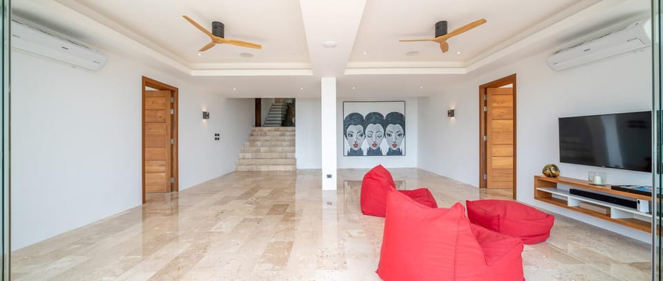 Communal lounge/ TV room, TV and multimedia, Seating area, Evening entertainment
