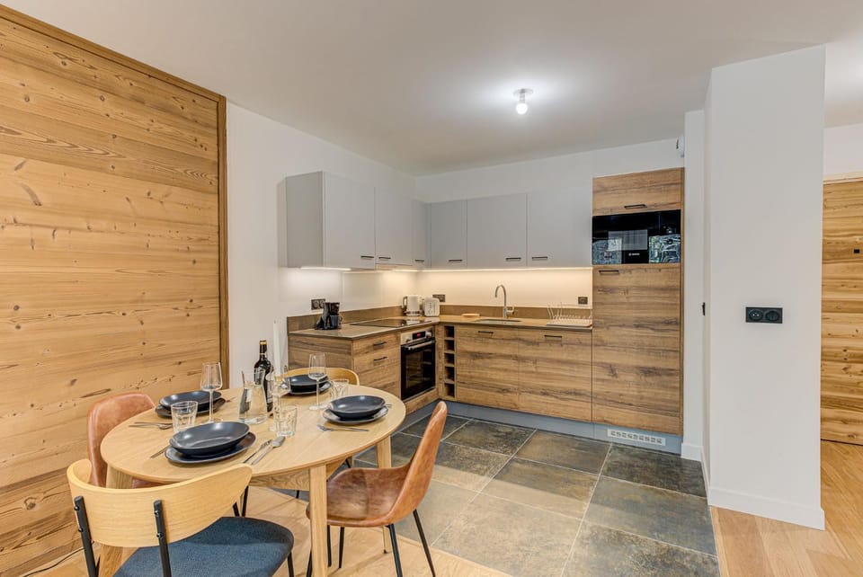 Kitchen or kitchenette, Dining area, pet friendly, stove