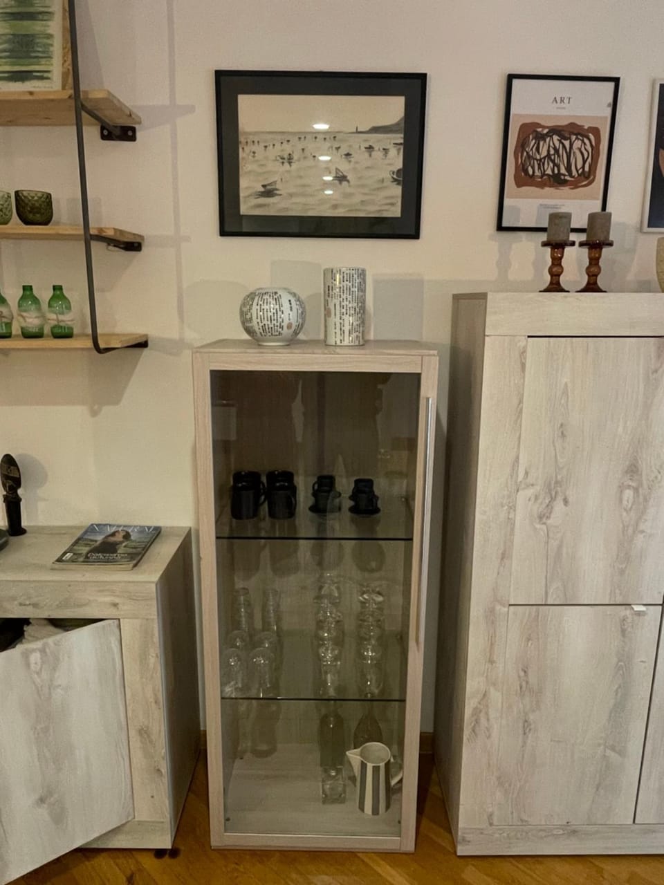 Coffee/tea facilities, microwave