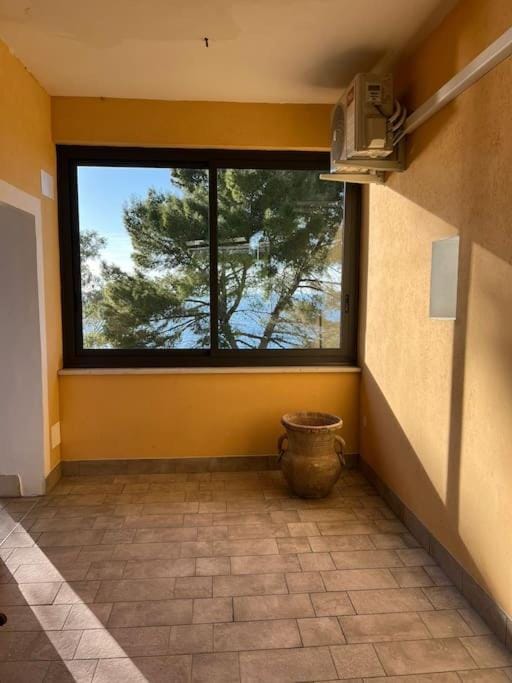 Property building, Balcony/Terrace, Garden view, Landmark view, Sea view