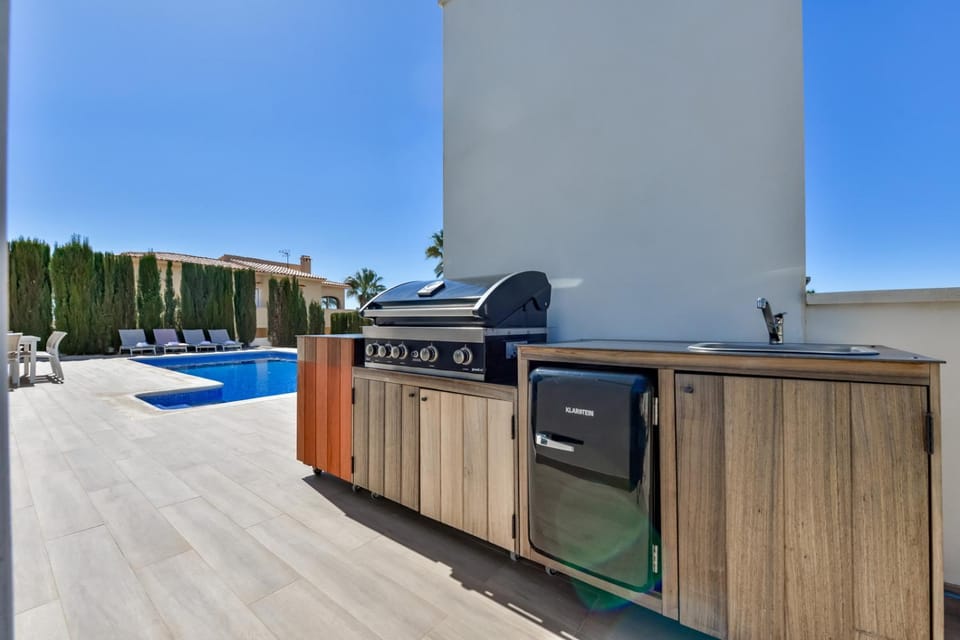 BBQ facilities, Balcony/Terrace