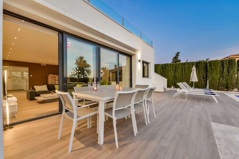 Balcony/Terrace, Living room, Seating area, sunbed