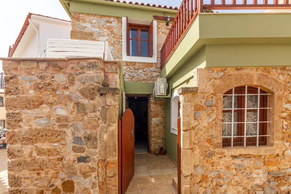 Property building, Day, Landmark view