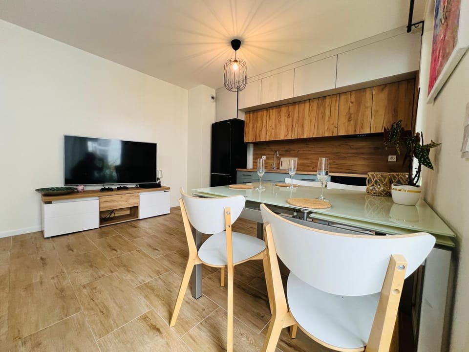 TV and multimedia, Kitchen or kitchenette