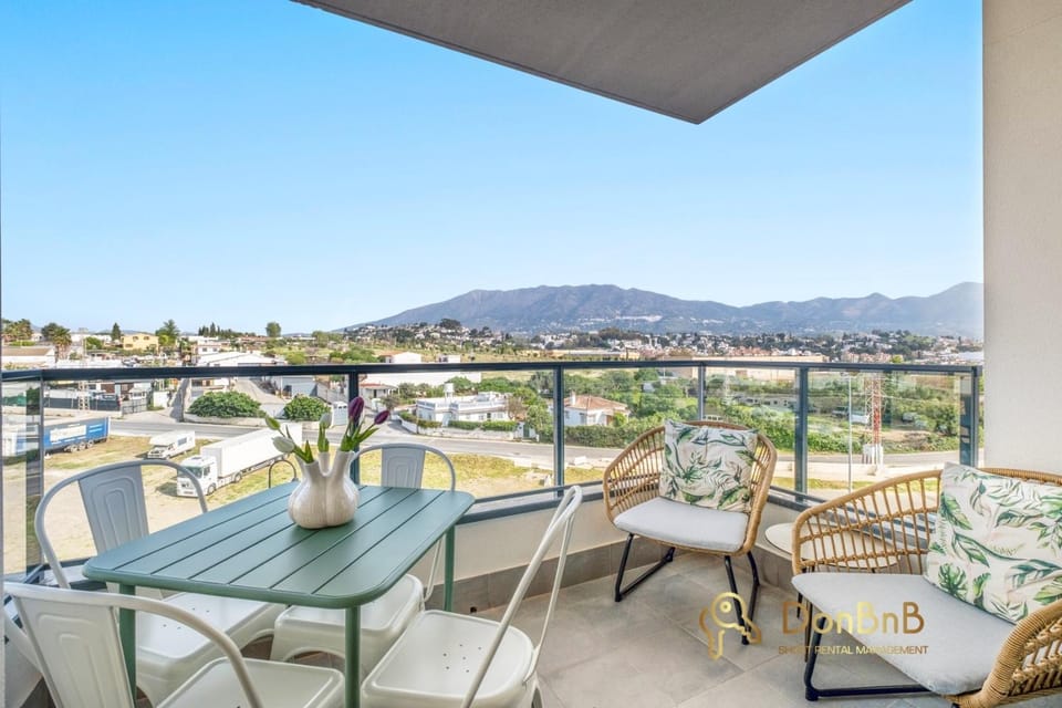 Balcony/Terrace, Mountain view