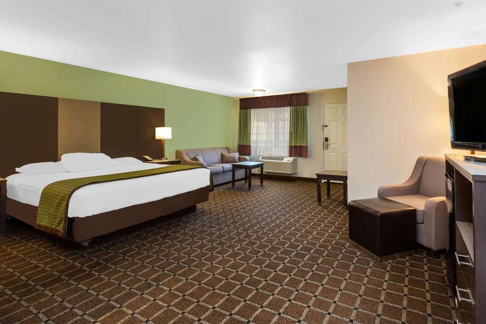 Photo of the whole room, On site