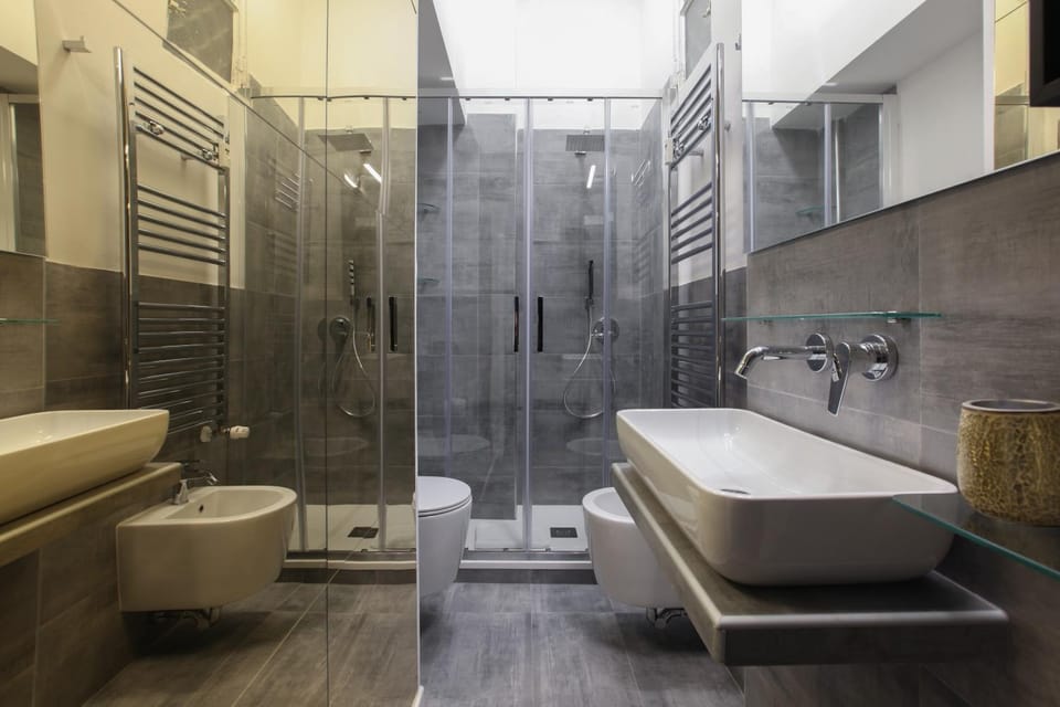Shower, Toilet, Bathroom, bidet, towels