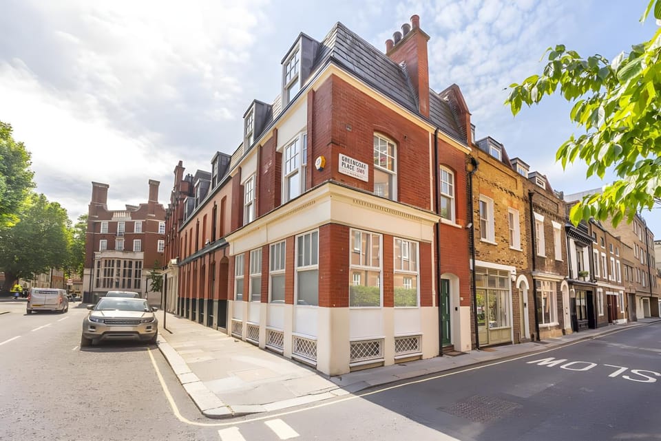 Property building, Facade/entrance