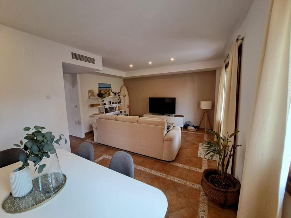 Communal lounge/ TV room, TV and multimedia, Living room