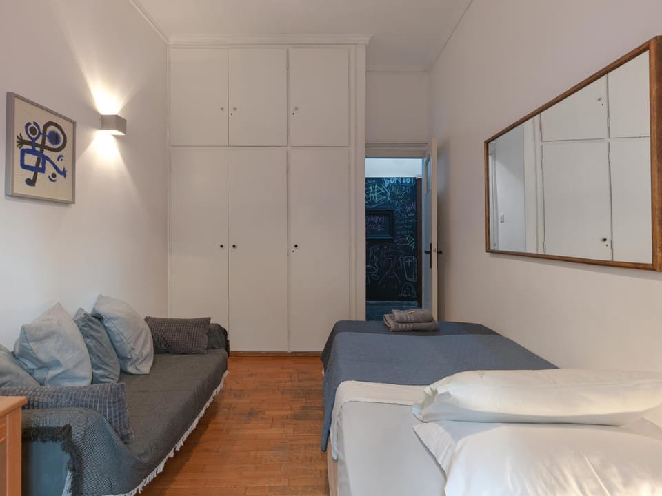 Bed, Photo of the whole room, Seating area, Bedroom, wardrobe