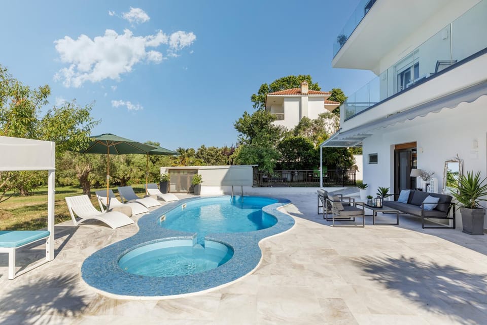 Property building, Day, Garden, Balcony/Terrace, Garden view, Pool view, Swimming pool, sunbed