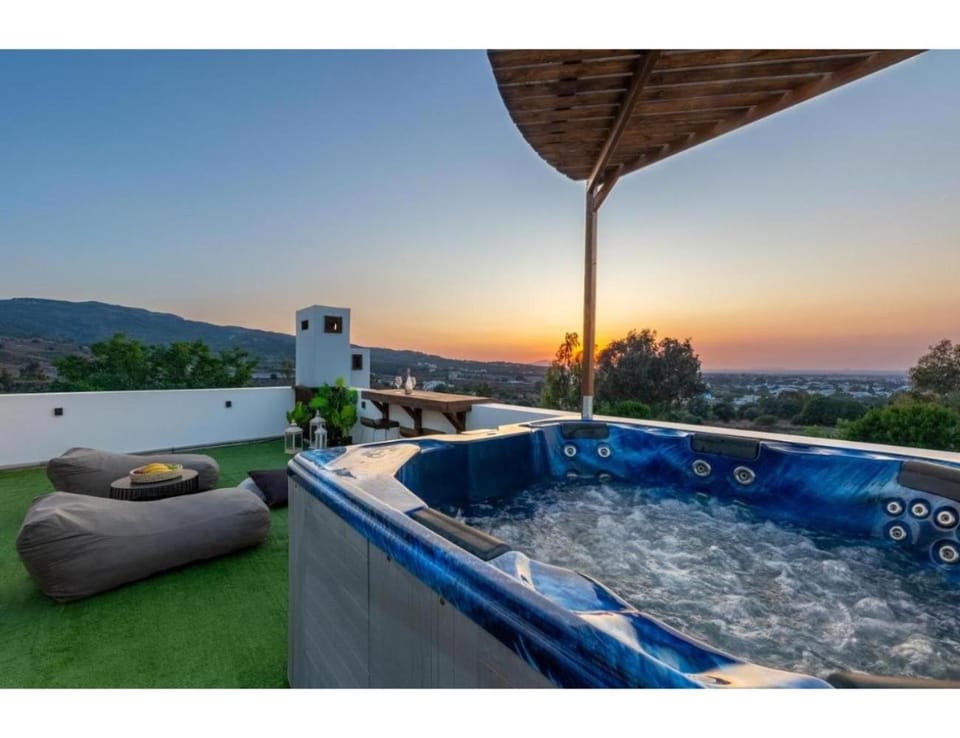 Living room, Swimming pool