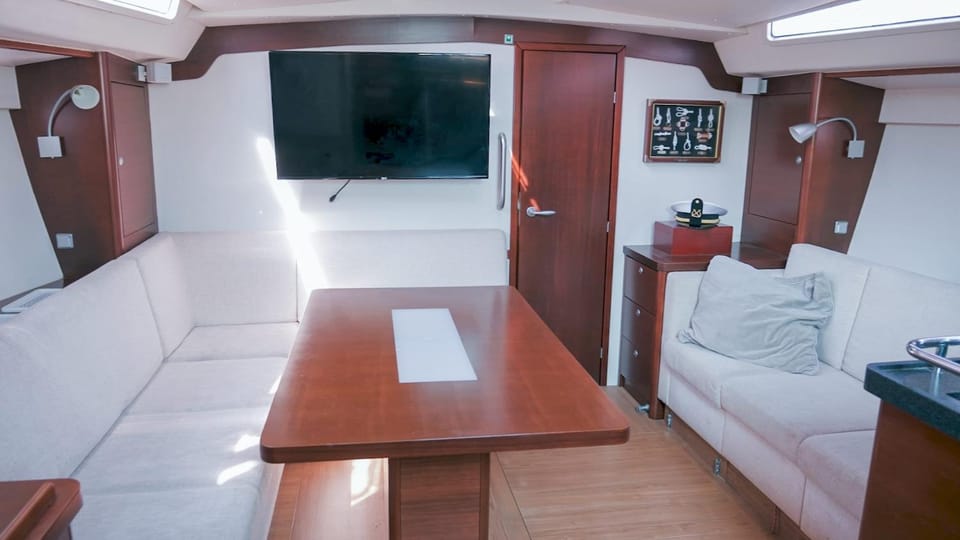 TV and multimedia, Seating area, Evening entertainment