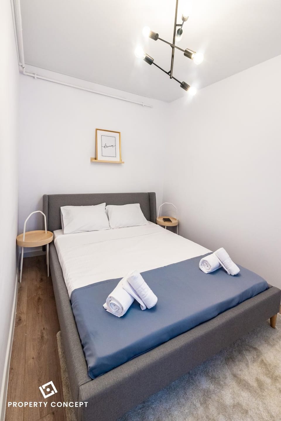 Bed, Photo of the whole room, Bedroom, towels
