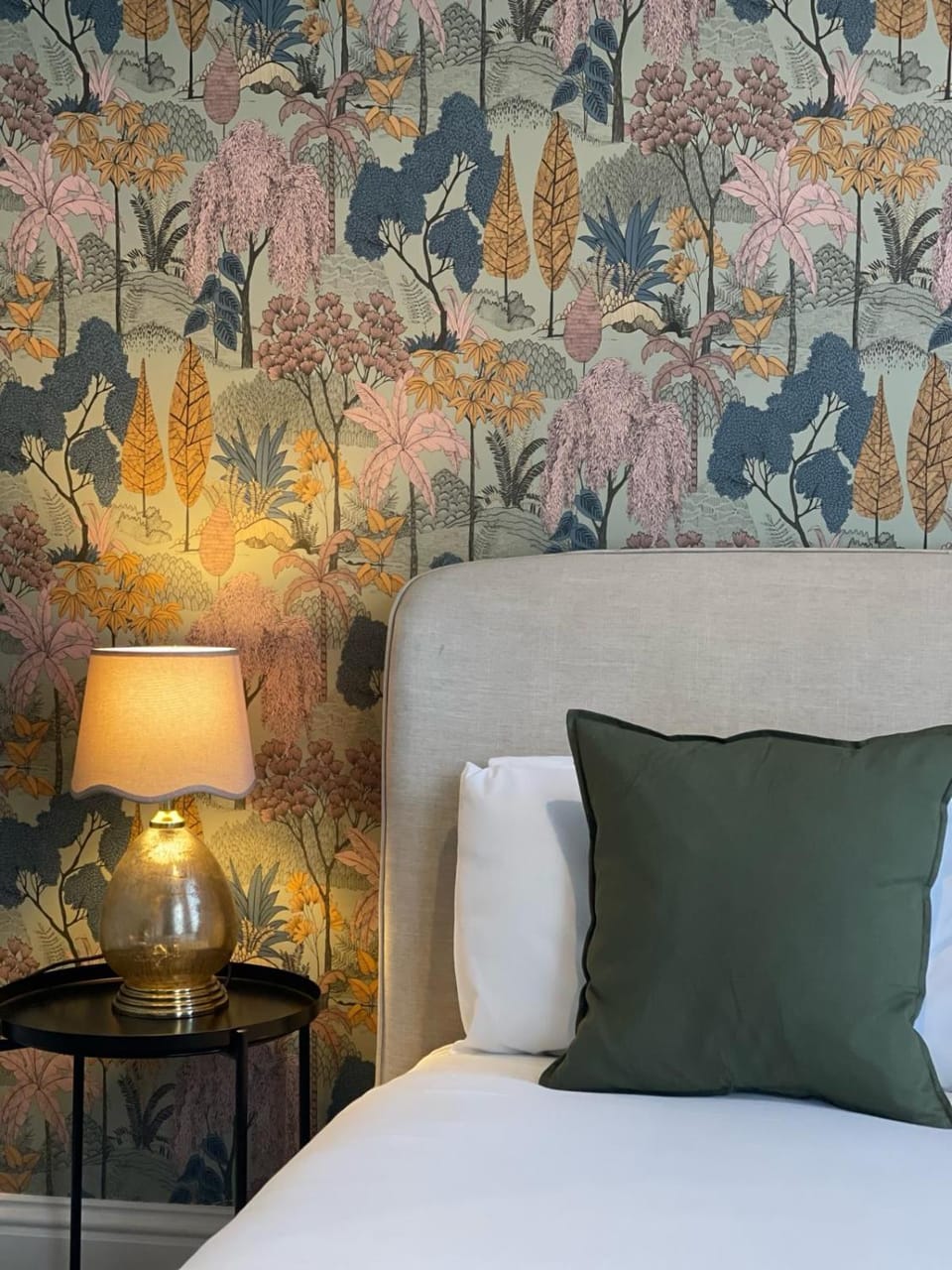 Stylish Double Studio in King's Cross Apartment in London Borough of Islington